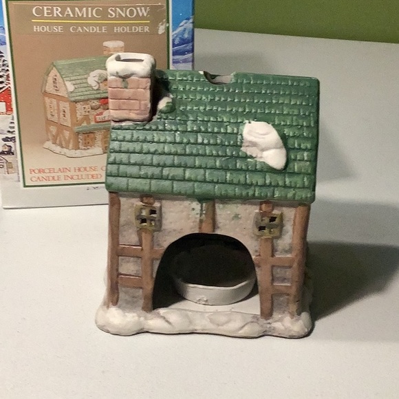 Ceramic Snow Cake Shoppe candle holder - Picture 3 of 5